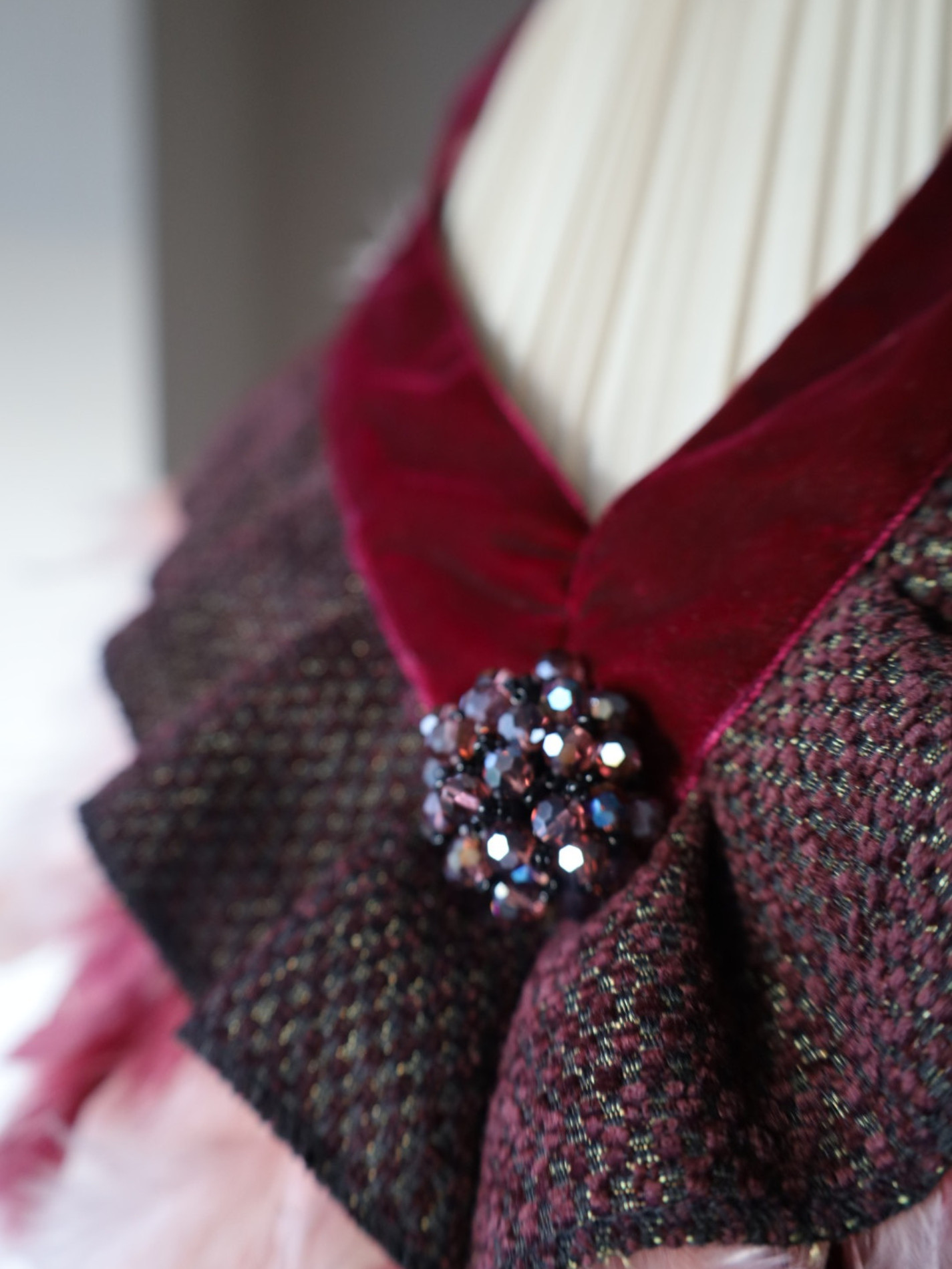 Cuello Joya Plum Rose Royale