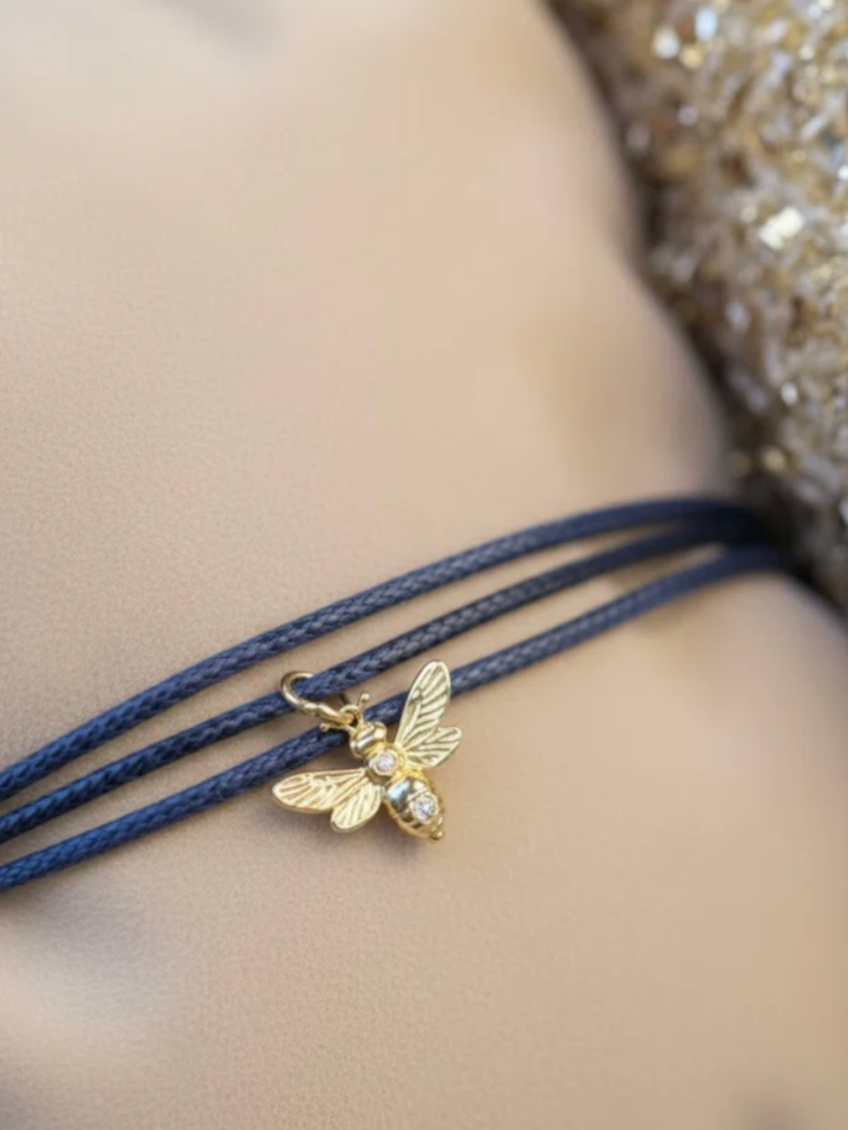 Collar cuero charm Luciérnaga