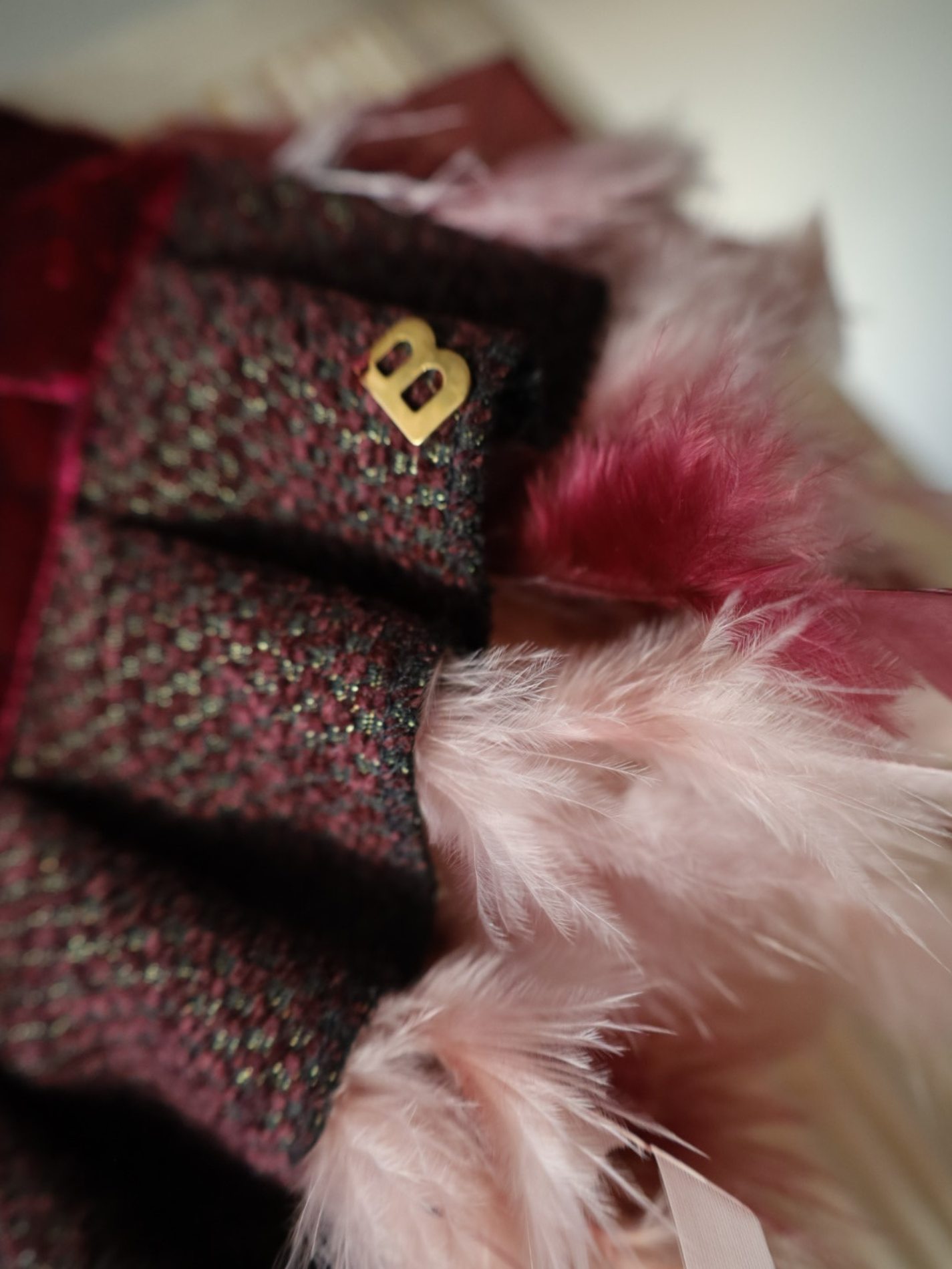 Cuello Joya Plum Rose Royale